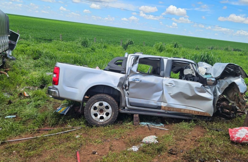 Acidente entre carro e carreta…