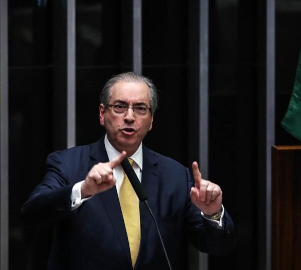 Gilmar decide que STF é competente para julgar…