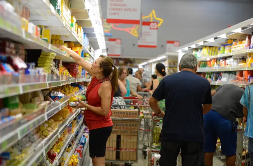 Mercado eleva previsão para expansão da economia em 2025