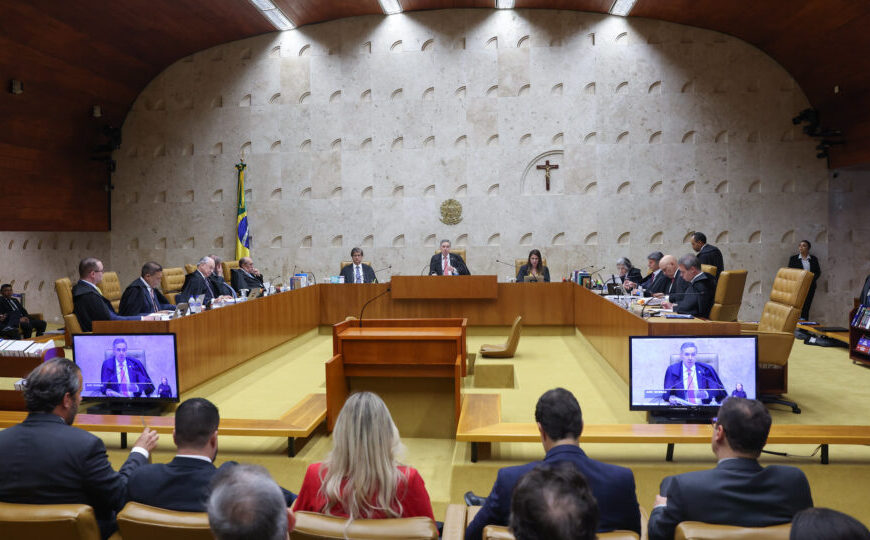 Quase metade dos brasileiros tem imagem “mais negativa” do STF, diz pesquisa