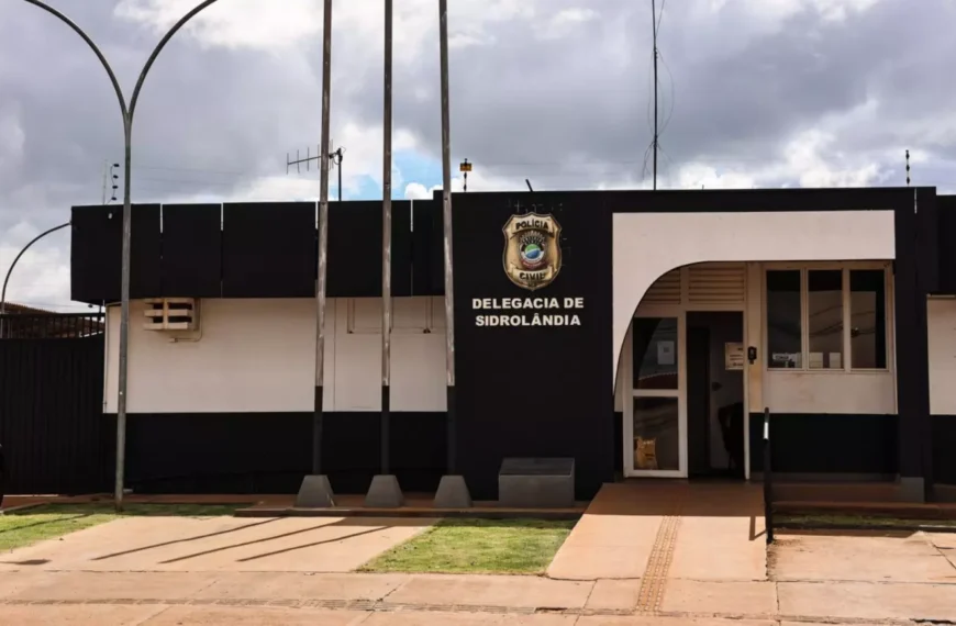 Mulher morre esfaqueada na nuca por companheiro