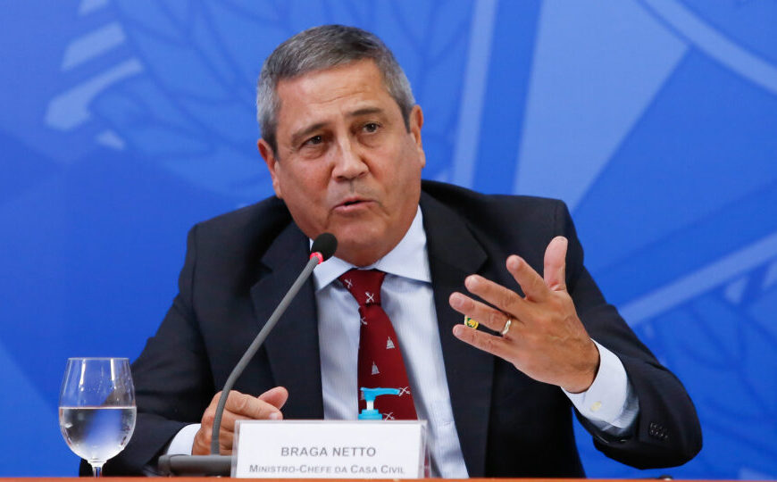 Defesa de Braga Netto contesta vídeo exibido por Moraes em julgamento