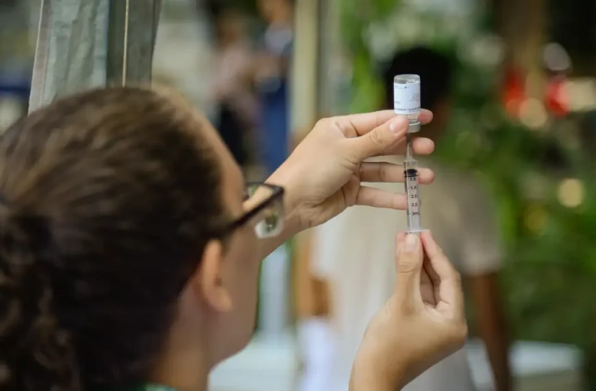 Vacinação nas escolas começa nesta segunda-feira
