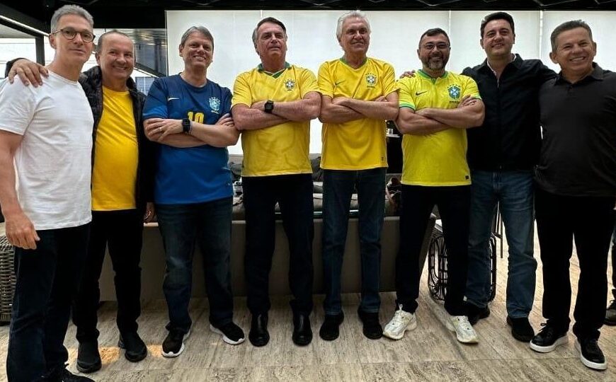 Bolsonaro se reúne com sete governadores antes de manifestação pró-anistia