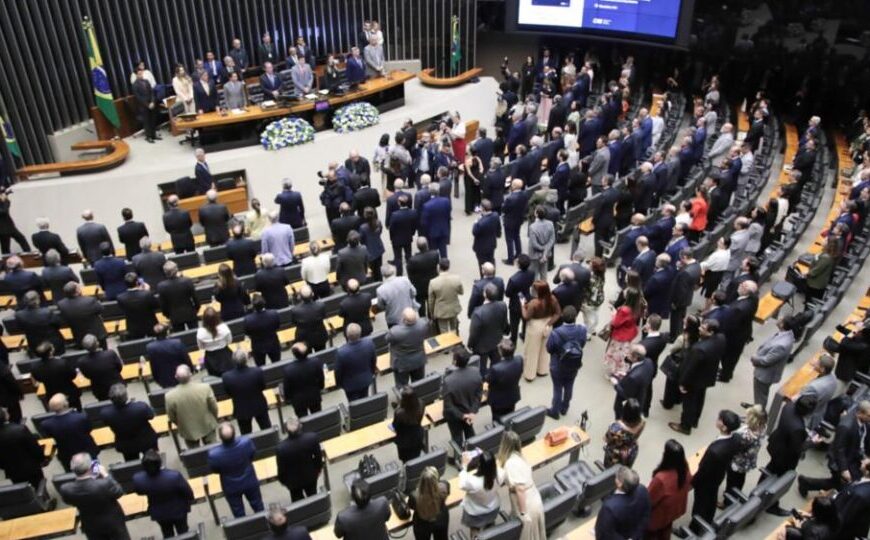 Pesquisa: 8 em cada 10 parlamentares acreditam que STF invade competências do Legislativo 