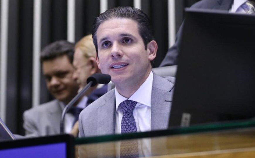 “Não dá pra ficar vendendo sonho”, diz Motta sobre fim da jornada 6×1