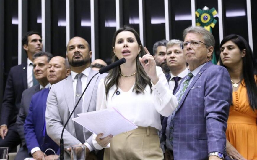 Minoria denuncia “manobra fiscal de Lula” em projeto que cria Fundação Caixa