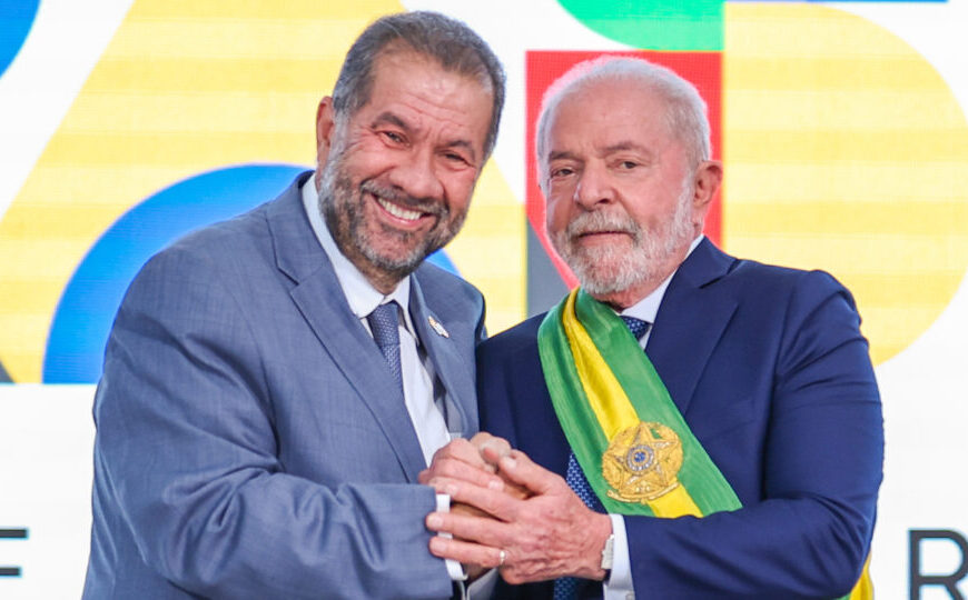 Fraude bilionária no INSS e histórico de escândalos ampliam pressão pela saída de Lupi