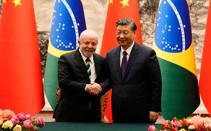 Lula tenta reforçar laços com a China em resposta à política tarifária de Trump