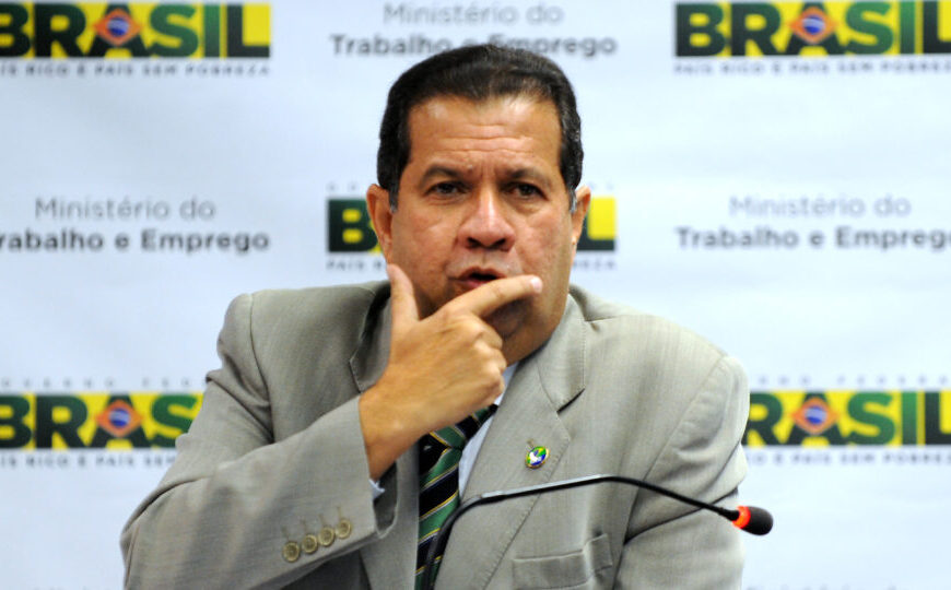 Denúncias de irregularidades marcaram primeira passagem de Lupi pelo governo