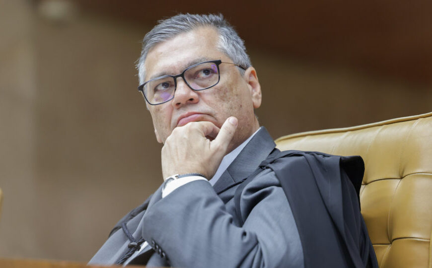 Dino já rivaliza com Moraes no STF em protagonismo político e ativismo judicial