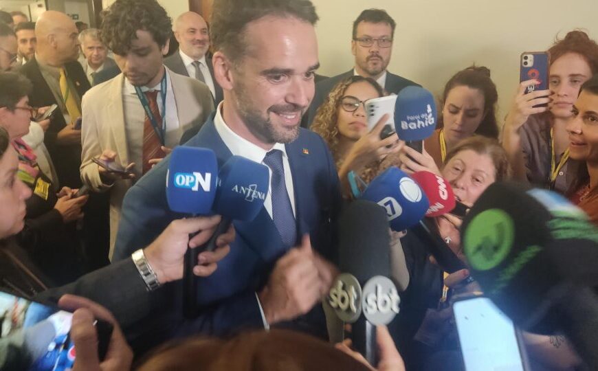 Eduardo Leite confirma pré-candidatura à presidência pelo PSD
