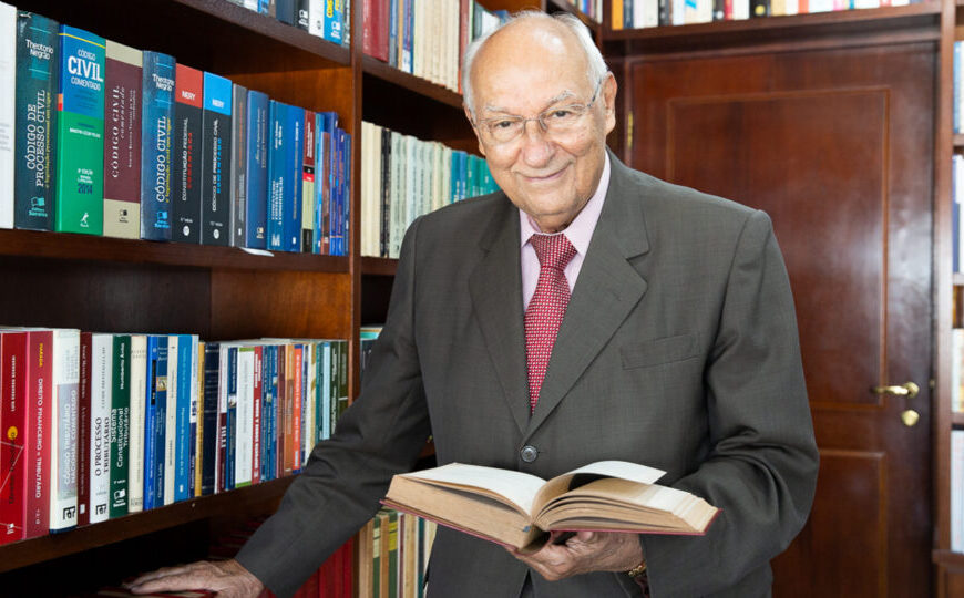 Ives Gandra diz que ministros do STF legislam…