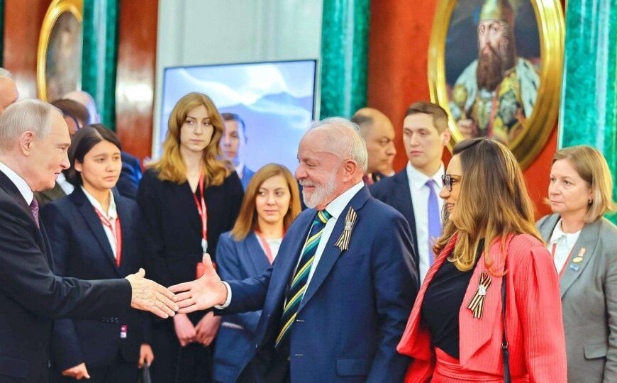 Oposição quer explicação sobre gastos de viagem antecipada de Janja à Rússia