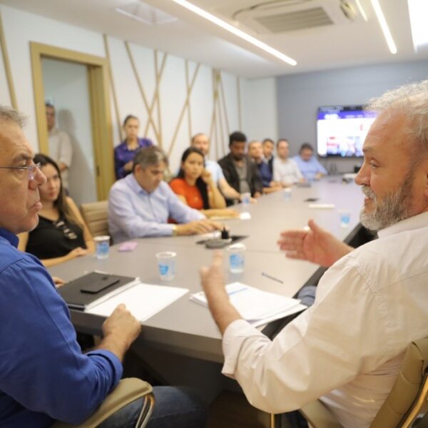 Eduardo Campos e vereadores discutem investimentos com deputado…