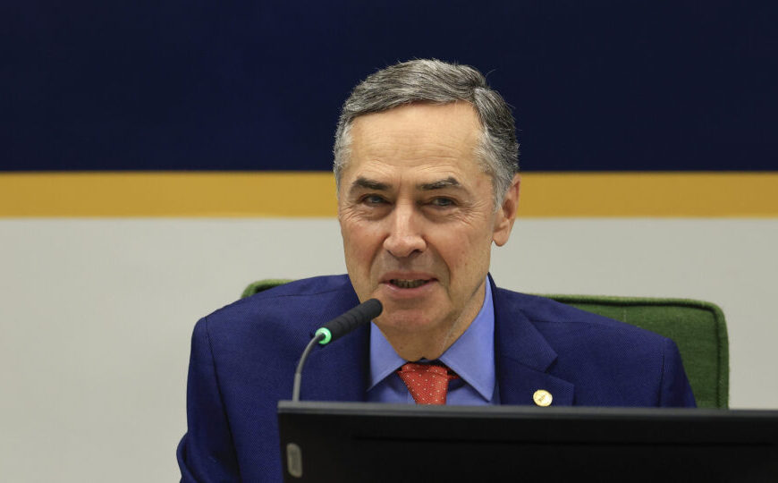 Barroso elogia Motta e diz que é “difícil” separar política e direito no Brasil