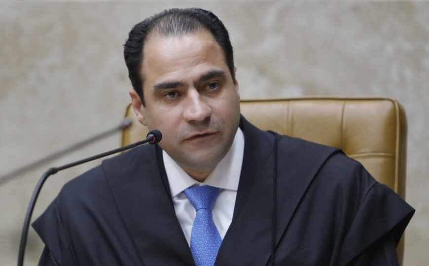 OAB enfrenta STF e orienta advogados a não aceitarem lacração de celulares