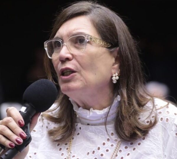 Prerrogativas aciona PGR contra Bia Kicis por críticas…
