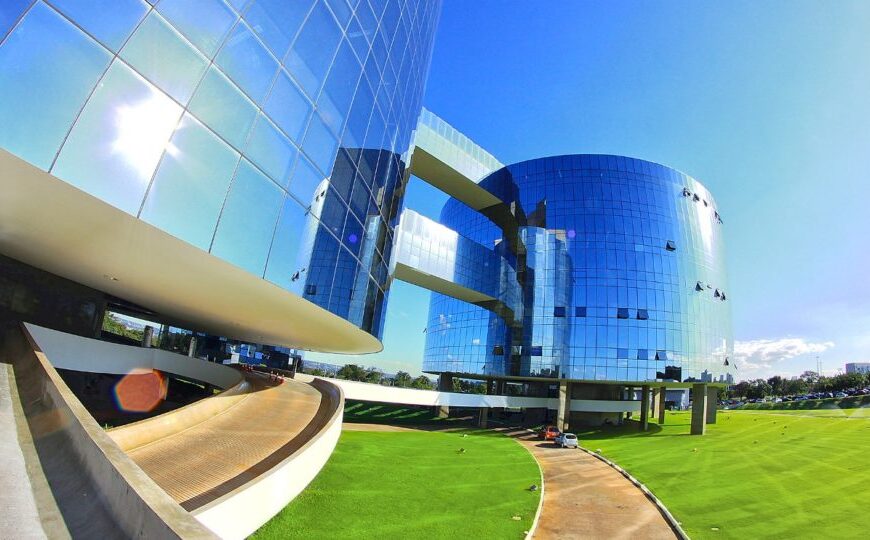 Os penduricalhos que engordam as aposentadorias no Ministério Público