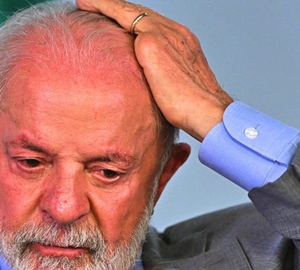 Lula tem indisposição e passa por exames em…