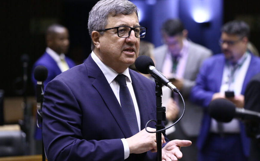 Câmara aprova urgência de projeto que equipara facções e milícias a terroristas