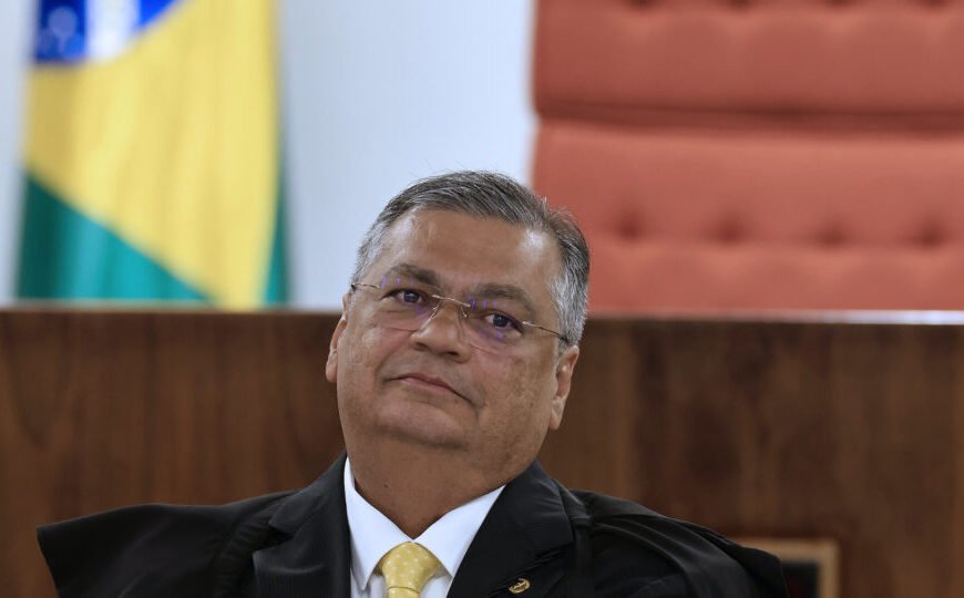 Dino alfineta Motta e nega interferência do STF em decisão sobre Ramagem