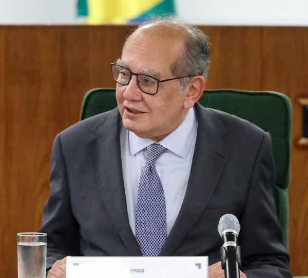 Gilmar Mendes critica deputados que “vendem ilusões” sobre…