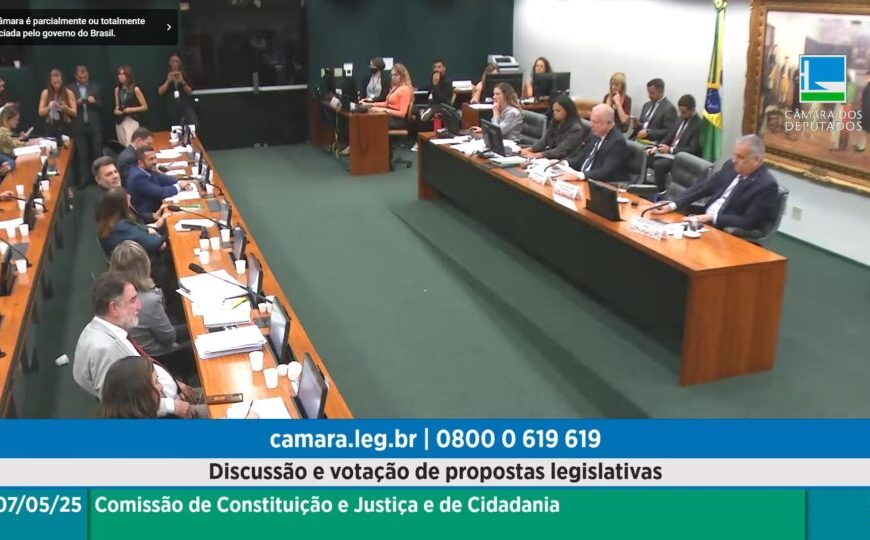 CCJ aprova suspensão de ação penal que acusa Ramagem de tentativa de golpe