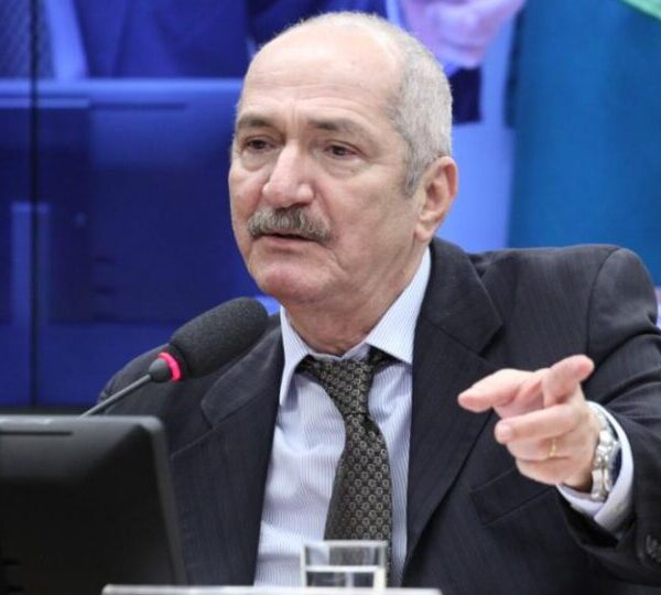 Quem é Aldo Rebelo, ex-PCdoB que apoia Bolsonaro…