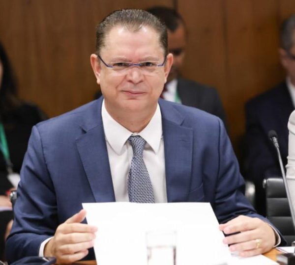 Proposta de anistia “enxuta”, apresentada pelo líder do…