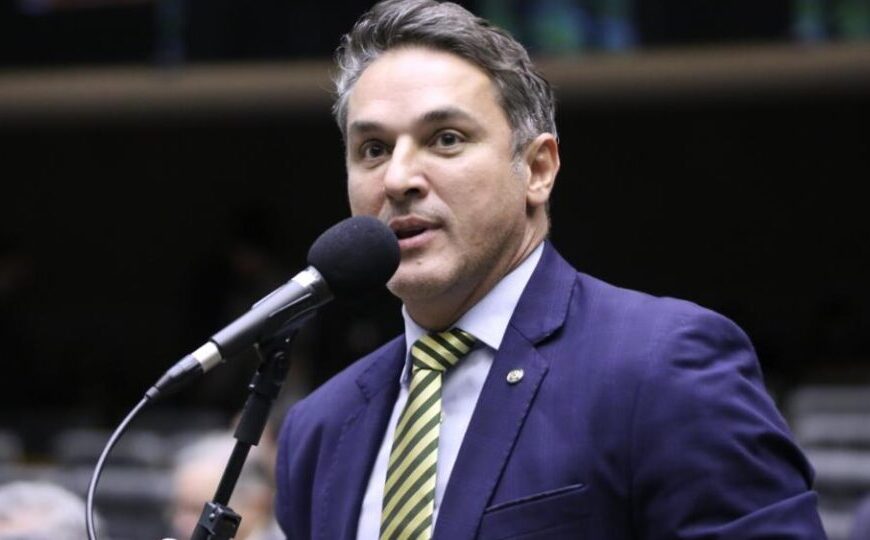 Oposição critica congelamento do Orçamento: “colapso anunciado”