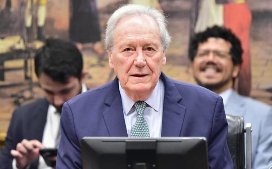 Lewandowski diz que Brasil “enxuga gelo” na segurança e defende modelo do SUS