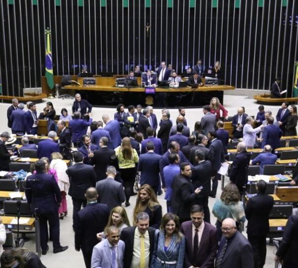 Câmara aprova “Lei do Mar” com diretrizes para…
