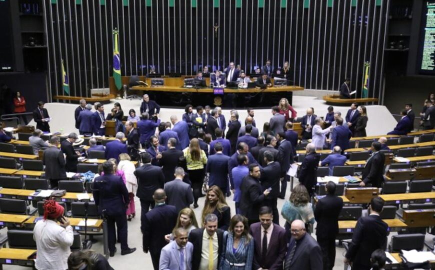 Câmara aprova “Lei do Mar” com diretrizes para preservação e uso sustentável