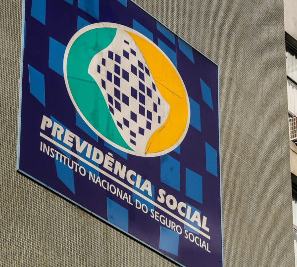 Quem são os deputados e senadores que apoiam…
