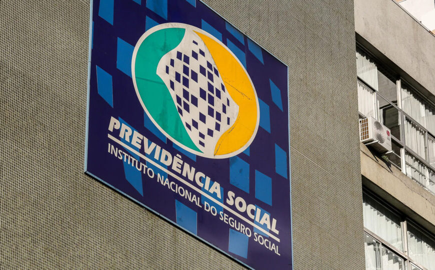 Quem são os deputados e senadores que apoiam…