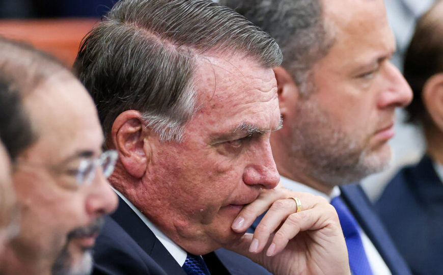 Bolsonaro desiste de 4 testemunhas na ação sobre suposto plano de golpe