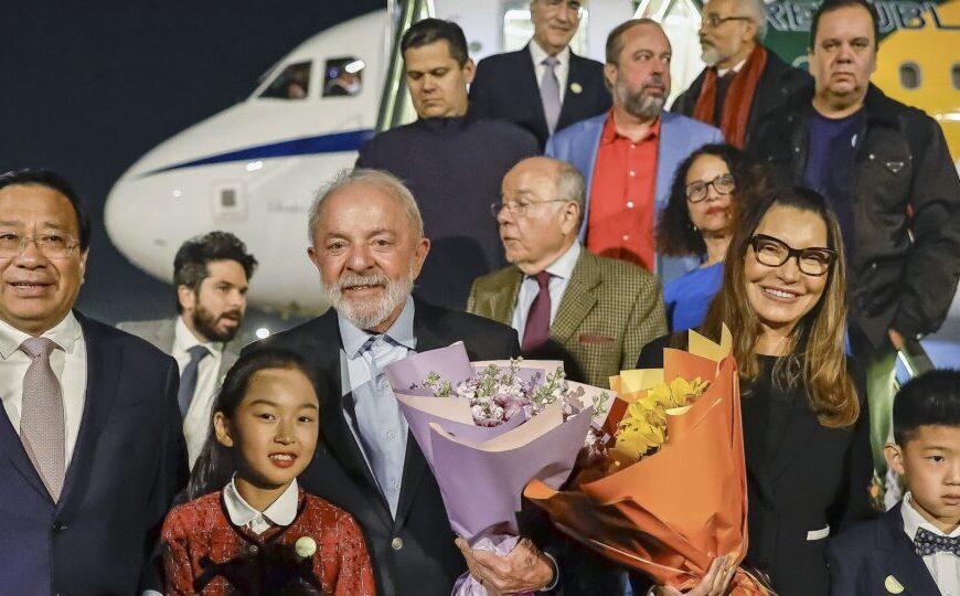 Lula desembarca em Pequim, na China, para encontro com Xi Jinping