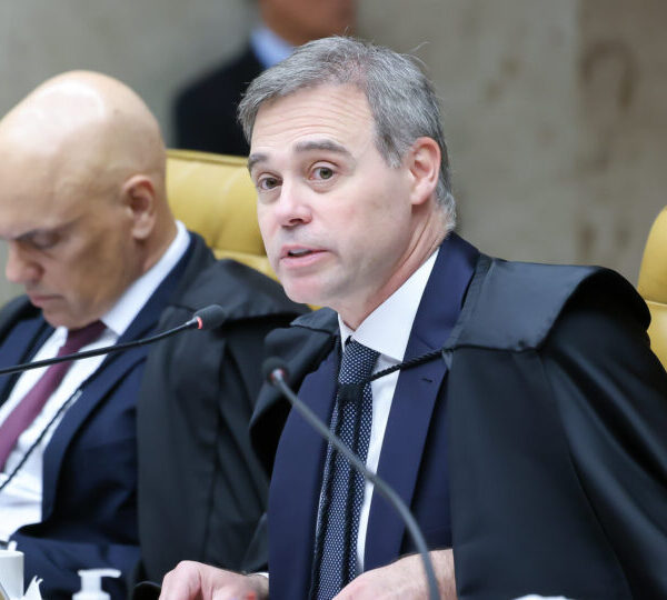Moraes se irrita com Mendonça e os dois…