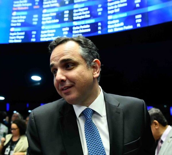 Pacheco defende fixar mandatos para ministros do STF