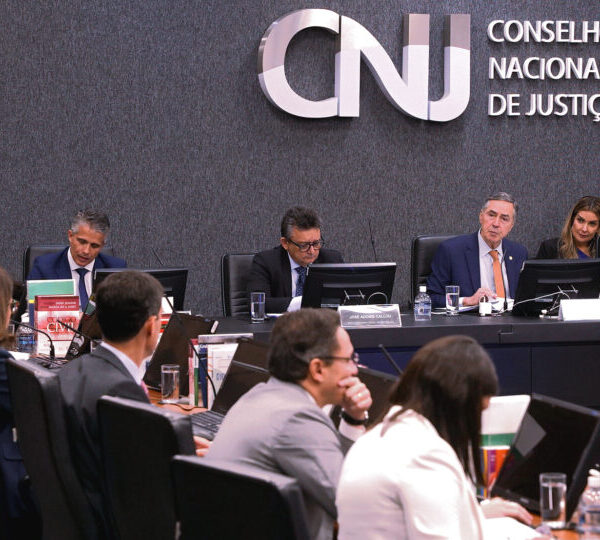 CNJ restringe pagamento de novos penduricalhos a juízes