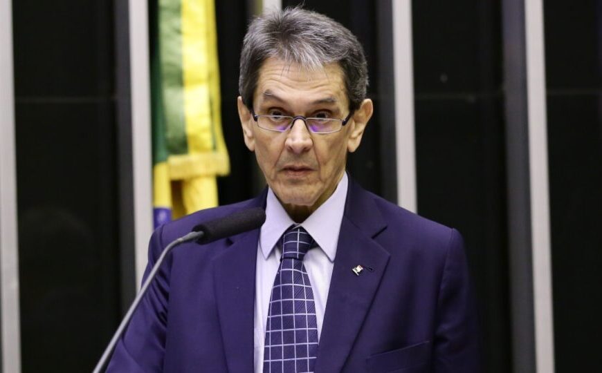 Moraes concede prisão domiciliar humanitária para Roberto Jefferson
