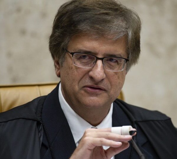 Gonet recebe queixa de advogado e comete gafe…