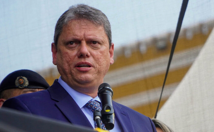 Tarcísio critica governo Lula e defende frente ampla…