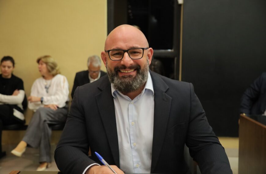 Carlos Bordão solicita melhorias para os bairros Jardim Ivone e Vila Maisa