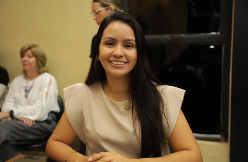 Natália Velasques propõe mais inclusão social e transparência no atendimento à saúde