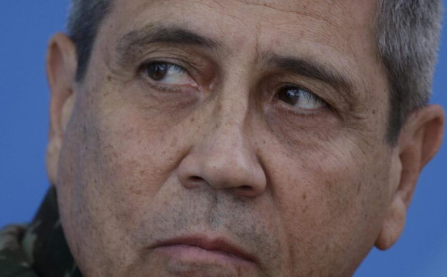 Moraes mantém prisão preventiva de Braga Netto