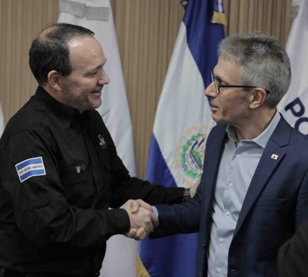 Com ida a El Salvador e promessa de&hellip;