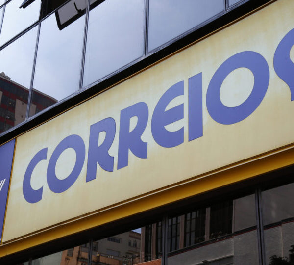 Correios abrem licitação para contratar serviço de carros…