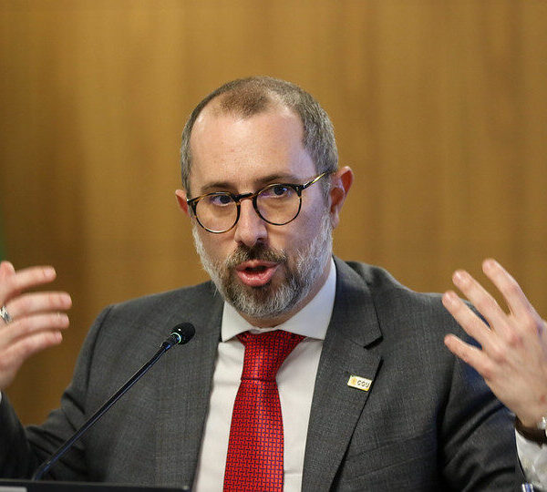 CGU reage a críticas e expõe escândalo do&hellip;